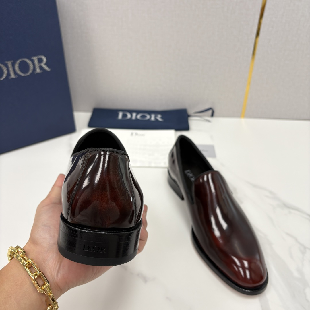 💋💍CD家新品 DIO* TIMELESS 男士亮面乐福一脚蹬皮鞋 官方 9,200 这款乐福鞋体现经典