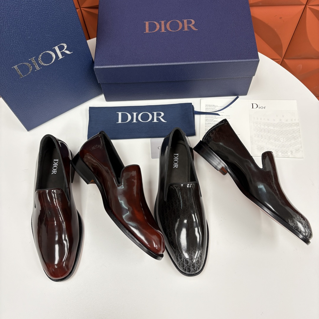 💋💍CD家新品 DIO* TIMELESS 男士亮面乐福一脚蹬皮鞋 官方 9,200 这款乐福鞋体现经典