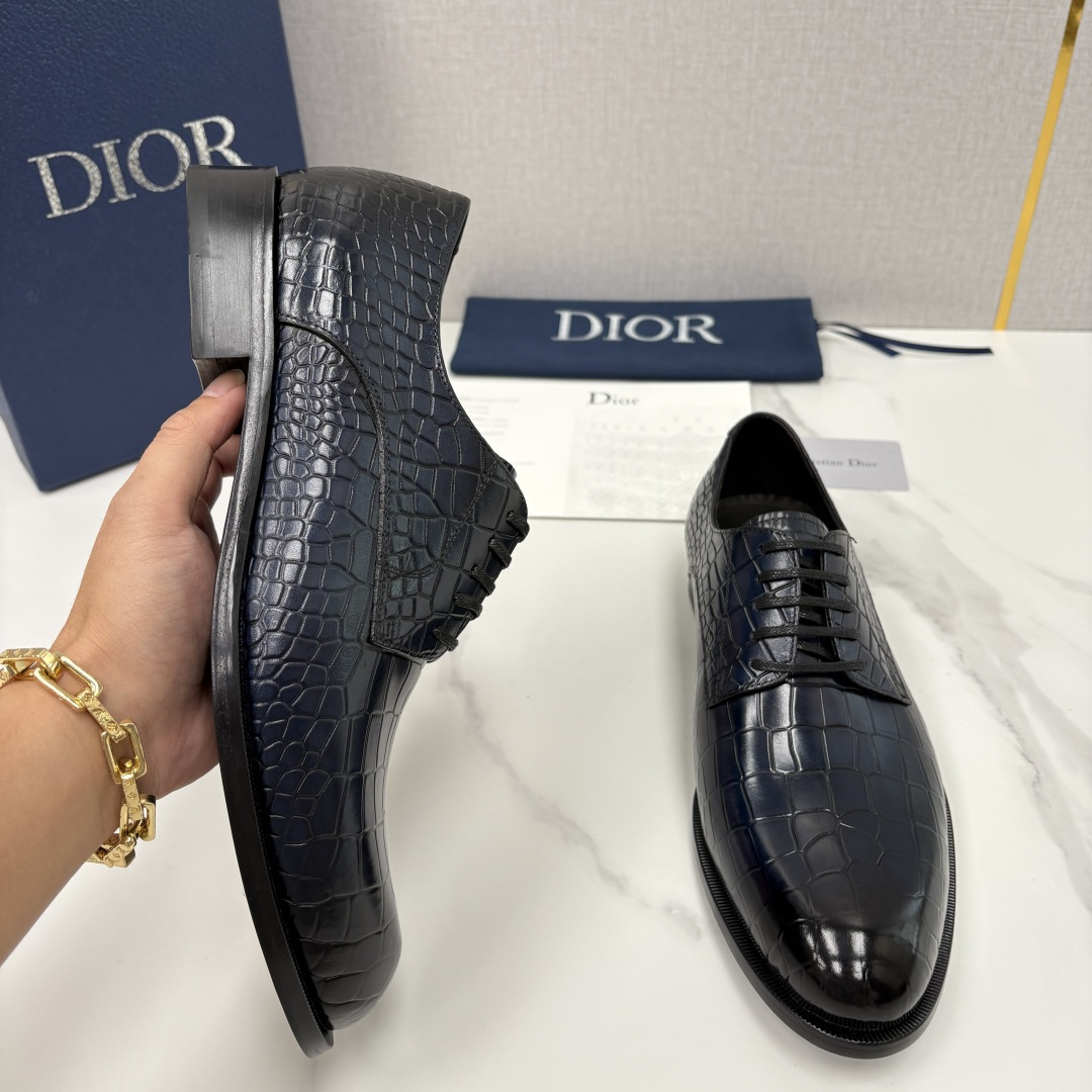 💋💍CD新品 迪～奥 最新款男士正装鞋皮鞋，官方12,500 这款DIOR男士正装皮鞋是高端商务与奢雅格