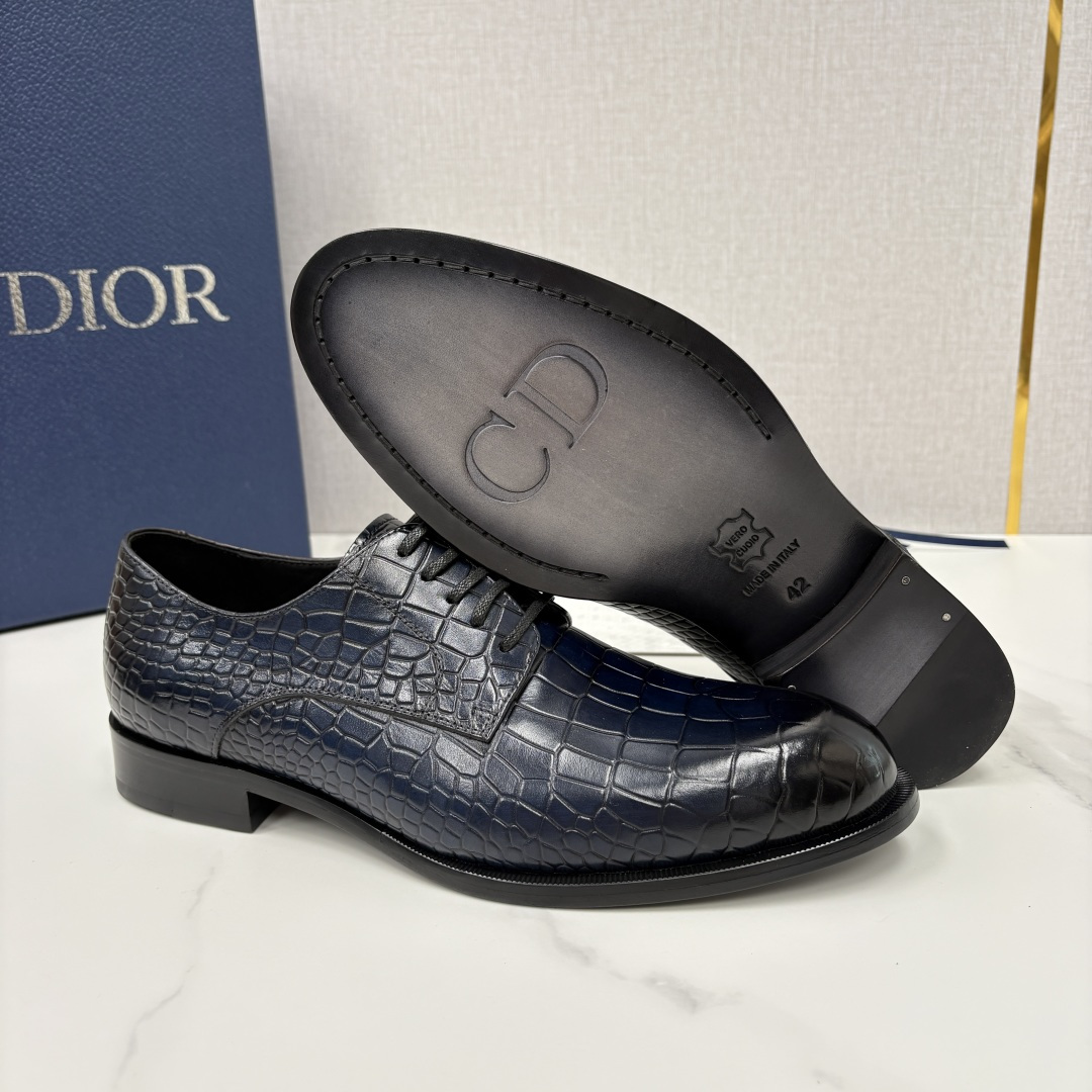 💋💍CD新品 迪～奥 最新款男士正装鞋皮鞋，官方12,500 这款DIOR男士正装皮鞋是高端商务与奢雅格