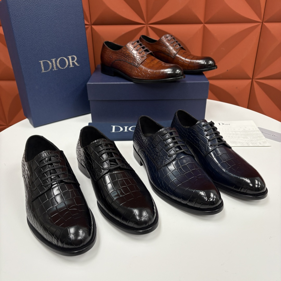 💋💍CD新品 迪～奥 最新款男士正装鞋皮鞋，官方12,500 这款DIOR男士正装皮鞋是高端商务与奢雅格