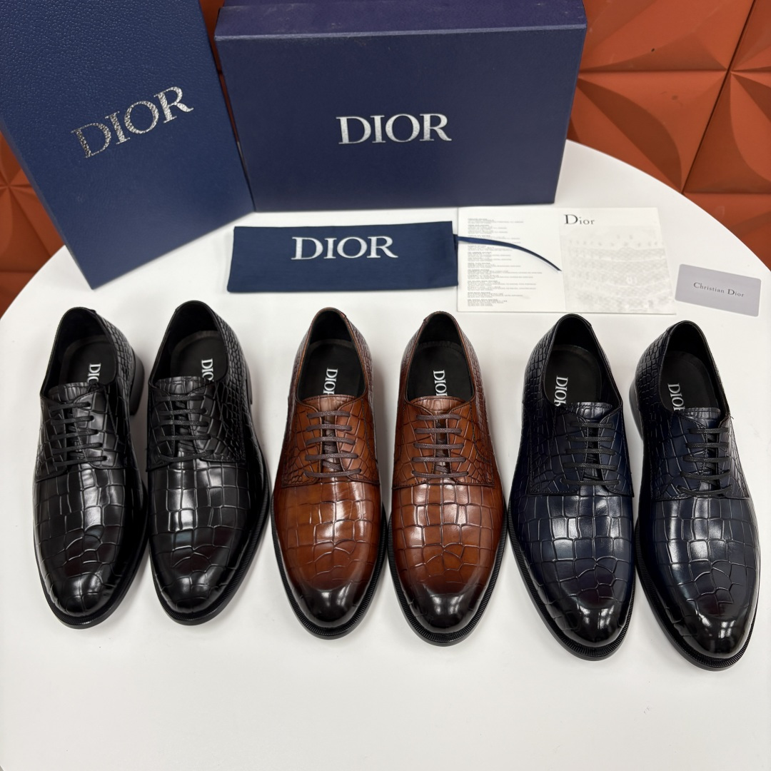 💋💍CD新品 迪～奥 最新款男士正装鞋皮鞋，官方12,500 这款DIOR男士正装皮鞋是高端商务与奢雅格