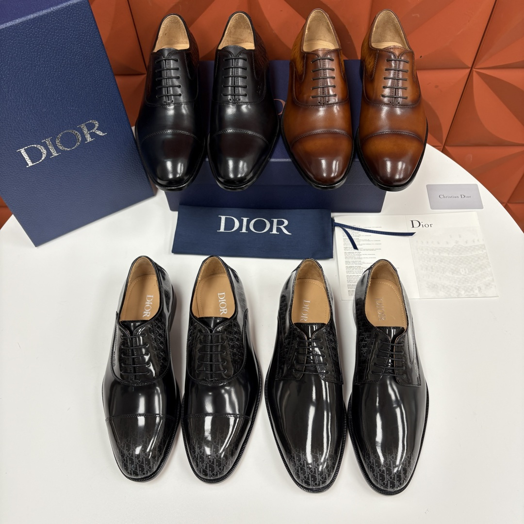 💋💍CD新品 迪～奥 最新款男士正装鞋皮鞋，官方12,500 这款DIOR男士正装皮鞋是奢华质感与绅士格