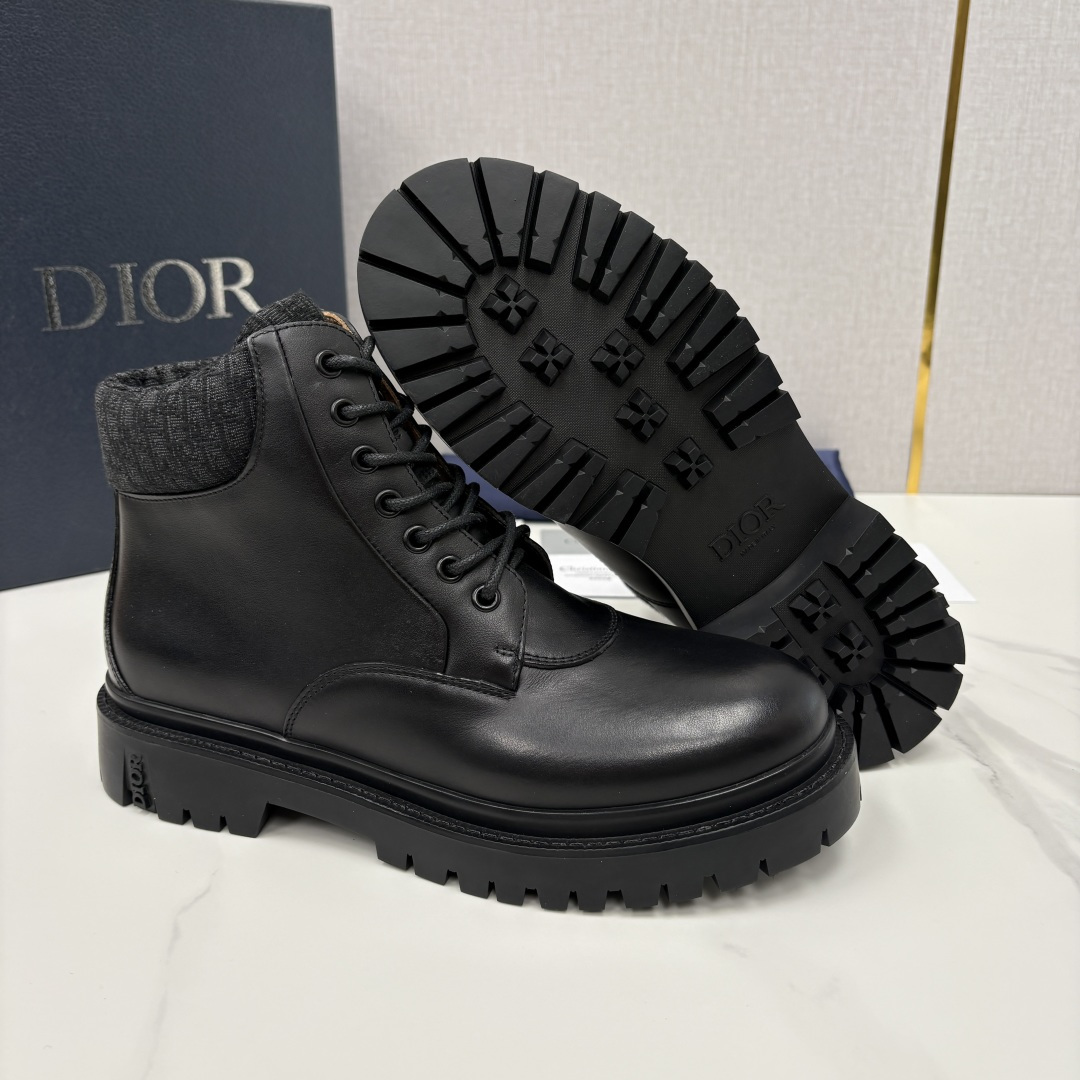 💋💍CD家新品 迪-奥 DIO* Explorer III 及踝靴 男士厚底高帮靴皮靴 经典工装靴。格调