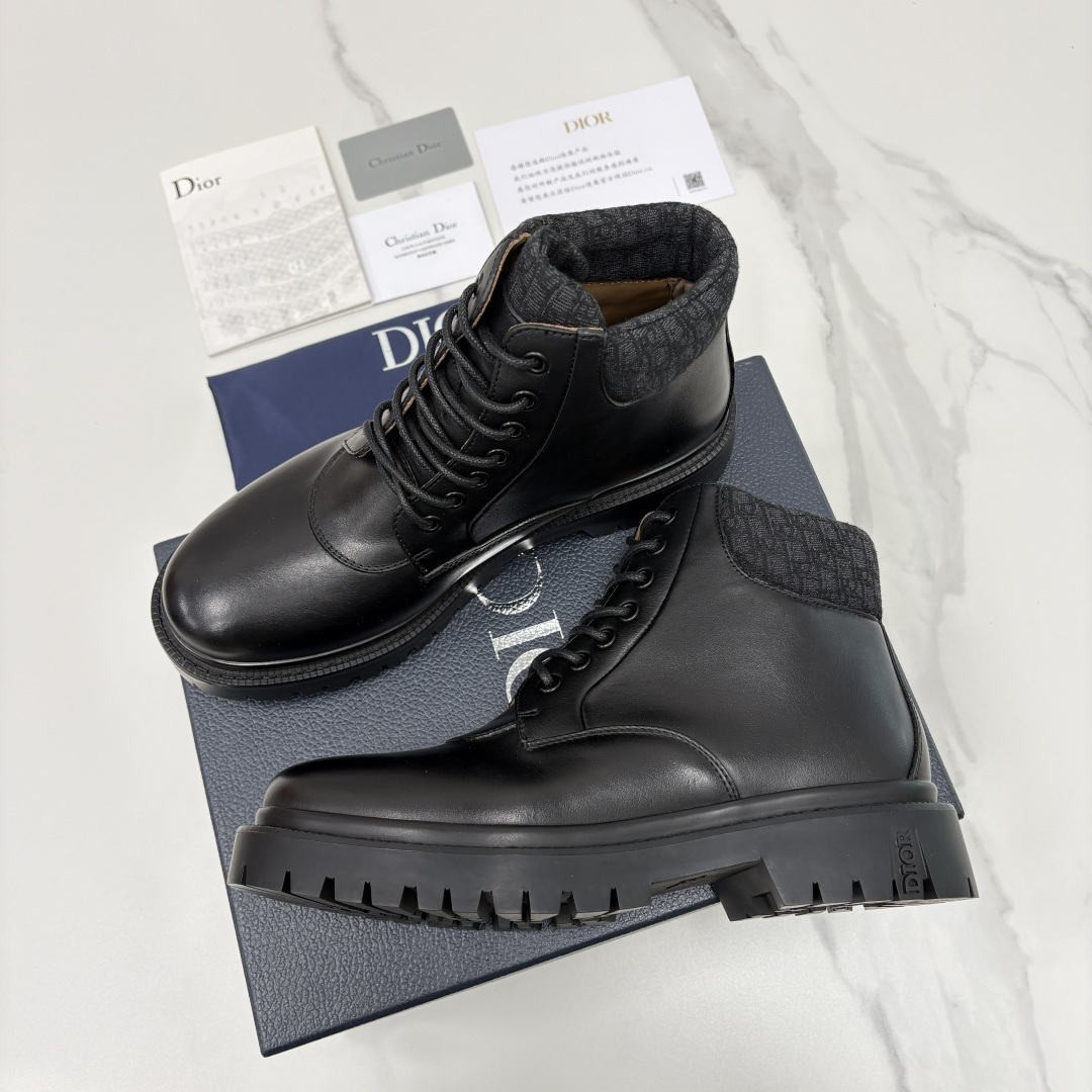 💋💍CD家新品 迪-奥 DIO* Explorer III 及踝靴 男士厚底高帮靴皮靴 经典工装靴。格调