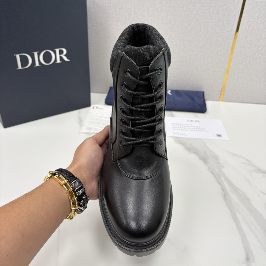 💋💍CD家新品 迪-奥 DIO* Explorer III 及踝靴 男士厚底高帮靴皮靴 经典工装靴。格调