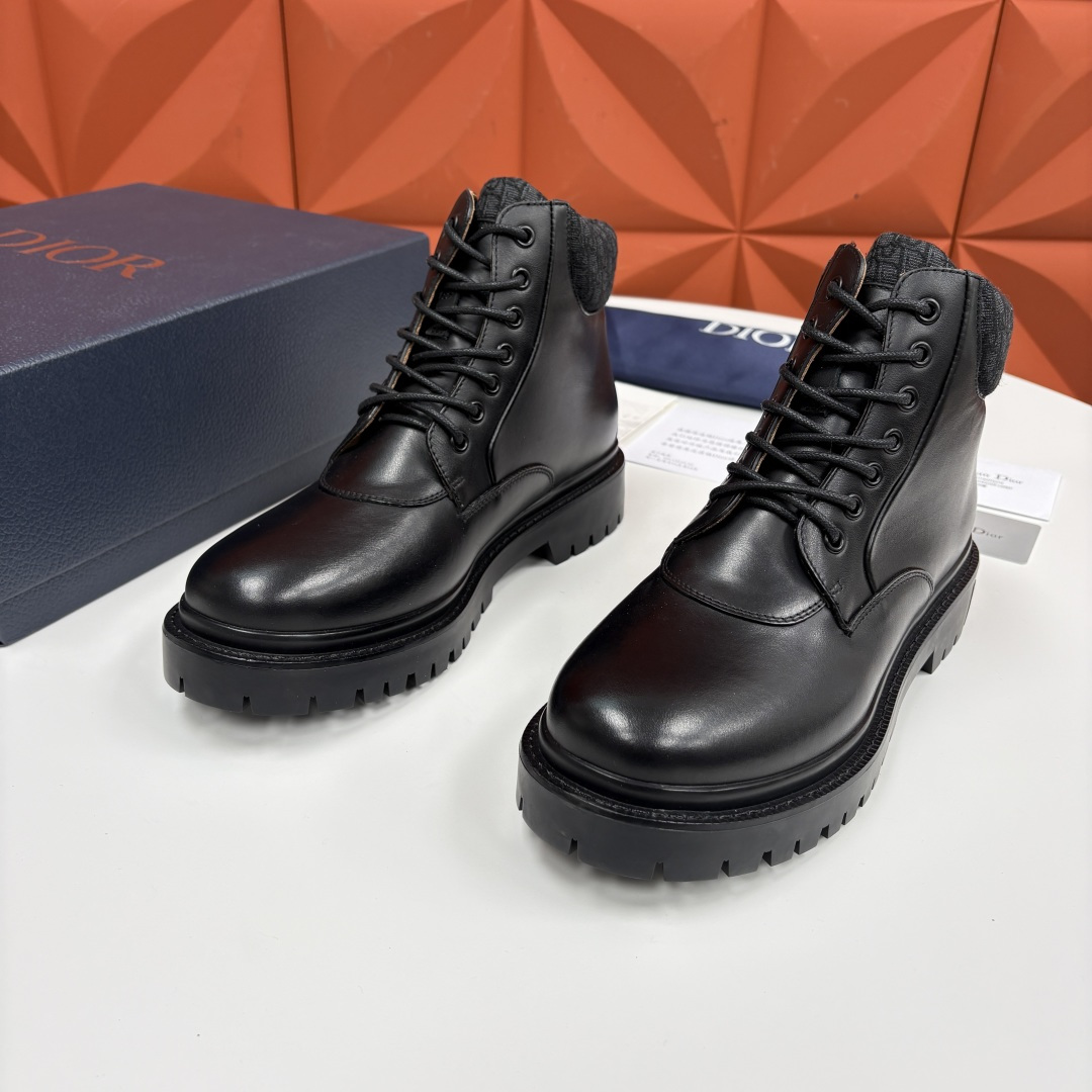 💋💍CD家新品 迪-奥 DIO* Explorer III 及踝靴 男士厚底高帮靴皮靴 经典工装靴。格调