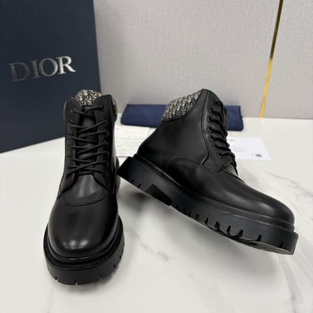 💋💍CD家新品 迪-奥 DIO* Explorer III 及踝靴 男士厚底高帮靴皮靴 经典工装靴。格调