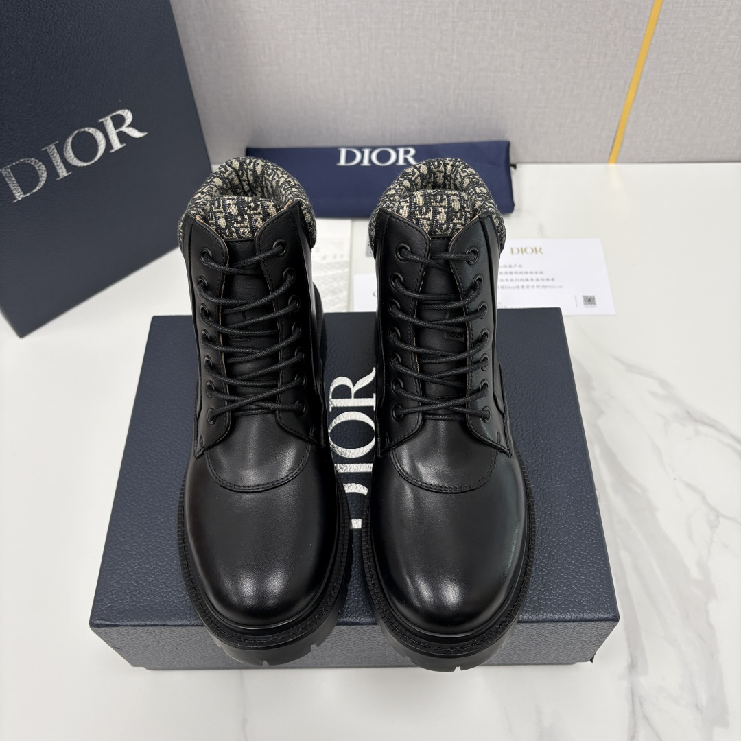 💋💍CD家新品 迪-奥 DIO* Explorer III 及踝靴 男士厚底高帮靴皮靴 经典工装靴。格调