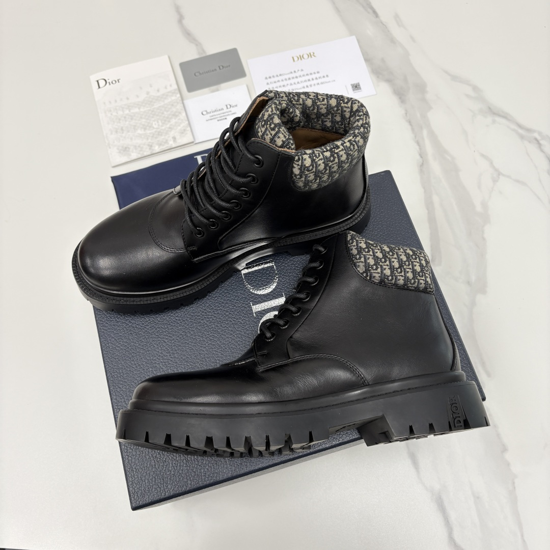 💋💍CD家新品 迪-奥 DIO* Explorer III 及踝靴 男士厚底高帮靴皮靴 经典工装靴。格调
