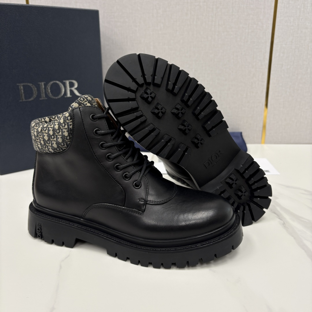 💋💍CD家新品 迪-奥 DIO* Explorer III 及踝靴 男士厚底高帮靴皮靴 经典工装靴。格调