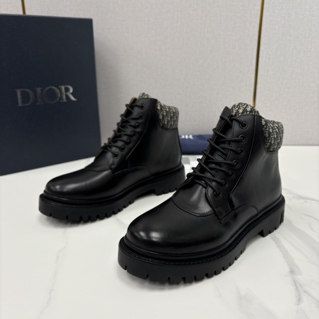 💋💍CD家新品 迪-奥 DIO* Explorer III 及踝靴 男士厚底高帮靴皮靴 经典工装靴。格调