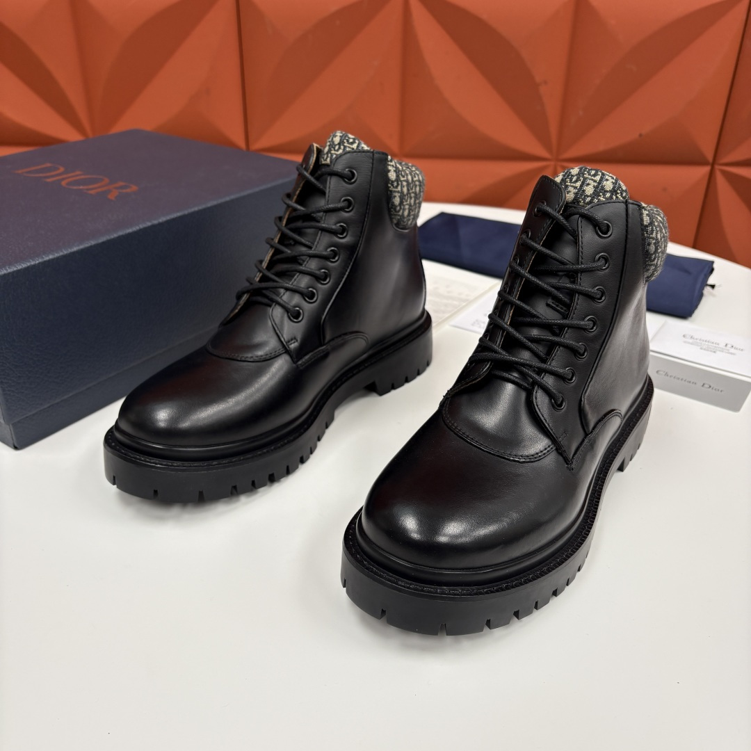 💋💍CD家新品 迪-奥 DIO* Explorer III 及踝靴 男士厚底高帮靴皮靴 经典工装靴。格调