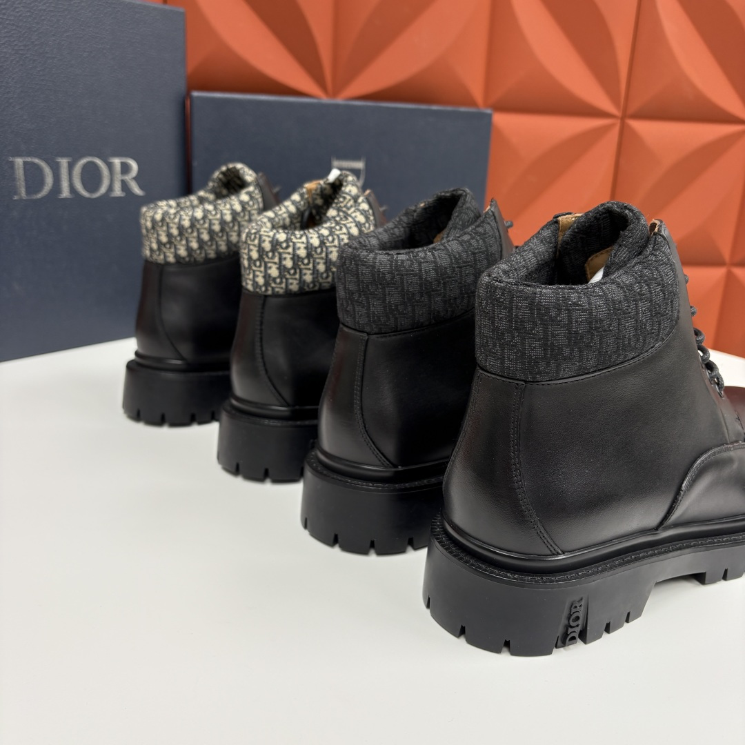💋💍CD家新品 迪-奥 DIO* Explorer III 及踝靴 男士厚底高帮靴皮靴 经典工装靴。格调