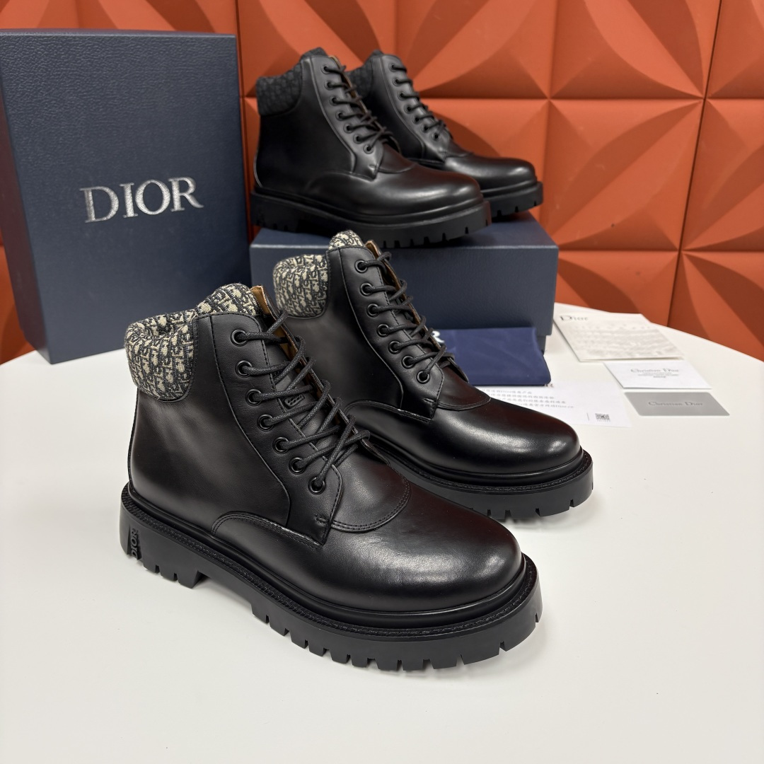 💋💍CD家新品 迪-奥 DIO* Explorer III 及踝靴 男士厚底高帮靴皮靴 经典工装靴。格调