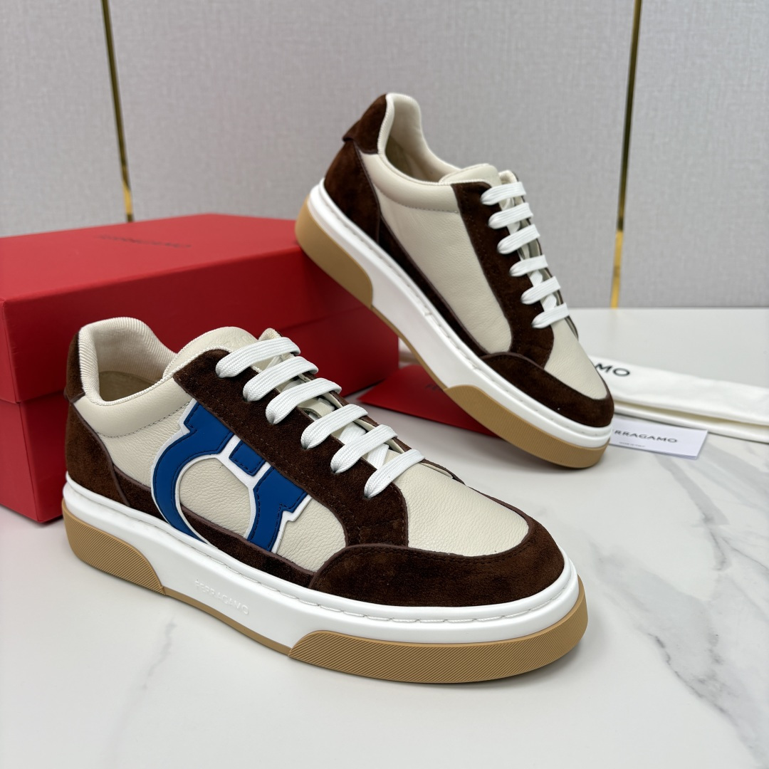 💋💍SF 菲拉～ 新款异型嵌饰休闲鞋板鞋 官方 7,300 这款休闲鞋风格低调，多元素拼接撞色设计搭配 