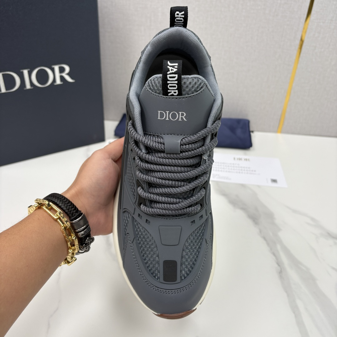 💋💍CD家新品 DIO*R 迪-奥 新款运动鞋跑鞋 复古机能风老爹鞋 高奢运动美学的标杆之作。 采用多层