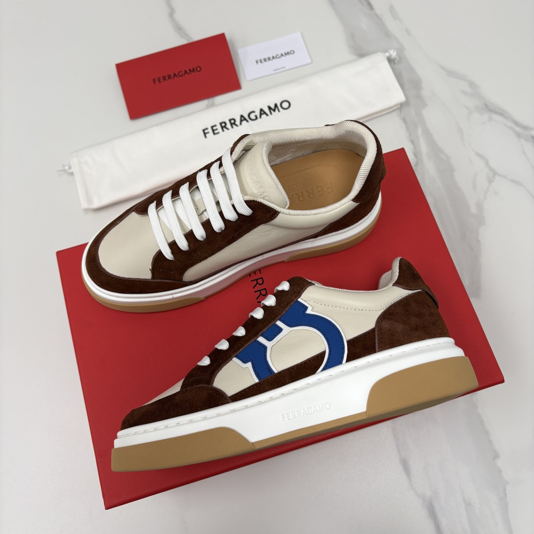 💋💍SF 菲拉～ 新款异型嵌饰休闲鞋板鞋 官方 7,300 这款休闲鞋风格低调，多元素拼接撞色设计搭配 