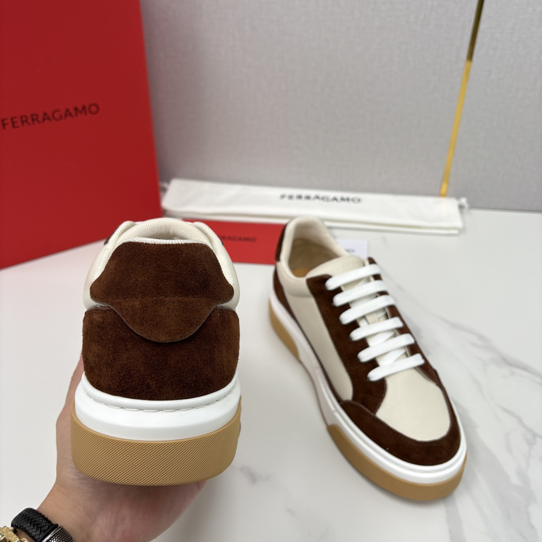 💋💍SF 菲拉～ 新款异型嵌饰休闲鞋板鞋 官方 7,300 这款休闲鞋风格低调，多元素拼接撞色设计搭配 