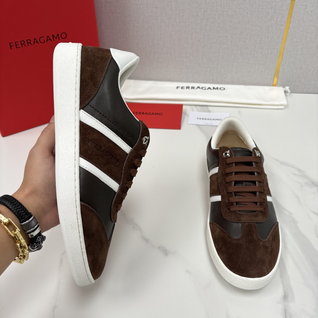 💋💍SF家新品 菲拉-格慕 FERRAGAM* 撞色拼接休闲板鞋。意式轻奢的日常美学标识装饰低帮休闲鞋板
