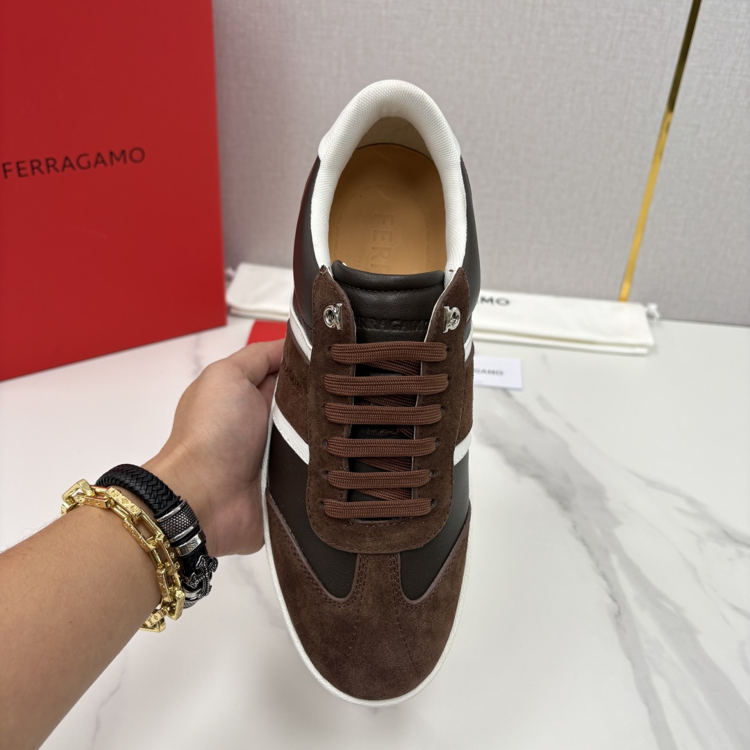 💋💍SF家新品 菲拉-格慕 FERRAGAM* 撞色拼接休闲板鞋。意式轻奢的日常美学标识装饰低帮休闲鞋板