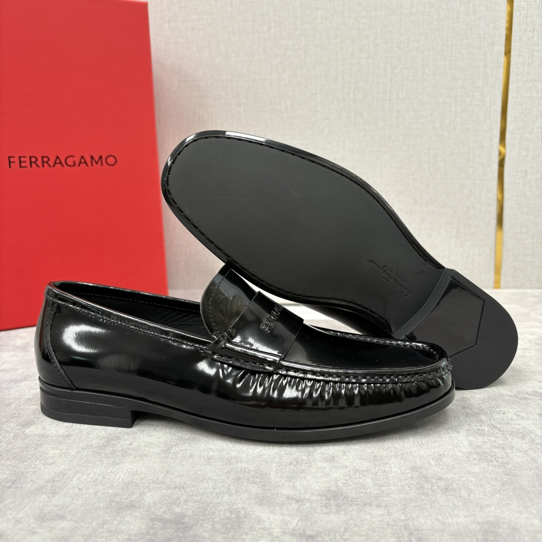 💋💍SF家 菲拉～ 新品GANCINI扣饰男士乐福鞋皮鞋 一脚蹬便鞋 官方 6700 这款牛皮乐福鞋以进