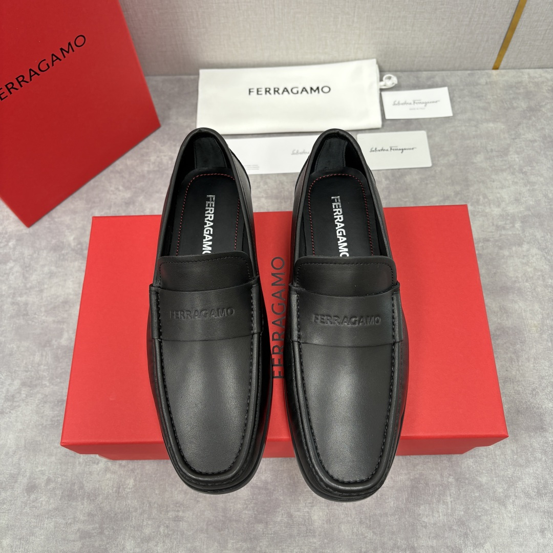 💋💍SF家 菲拉～ 新品GANCINI扣饰男士乐福鞋皮鞋 一脚蹬便鞋 官方 6700 这款牛皮乐福鞋以进