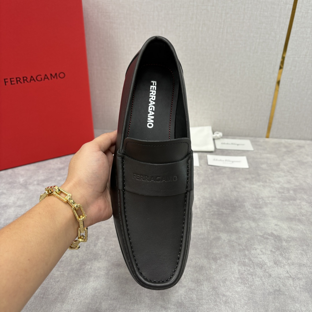 💋💍SF家 菲拉～ 新品GANCINI扣饰男士乐福鞋皮鞋 一脚蹬便鞋 官方 6700 这款牛皮乐福鞋以进