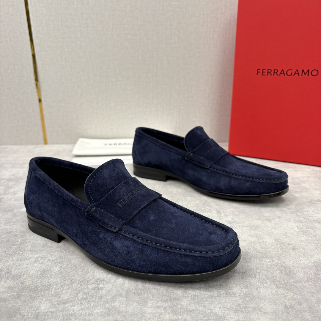 💋💍SF家 菲拉～ 新品GANCINI扣饰男士乐福鞋皮鞋 一脚蹬便鞋 官方 6700 这款牛皮乐福鞋以进