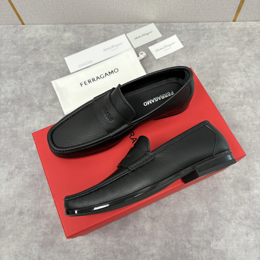 💋💍SF家 菲拉～ 新品GANCINI扣饰男士乐福鞋皮鞋 一脚蹬便鞋 官方 6700 这款牛皮乐福鞋以进