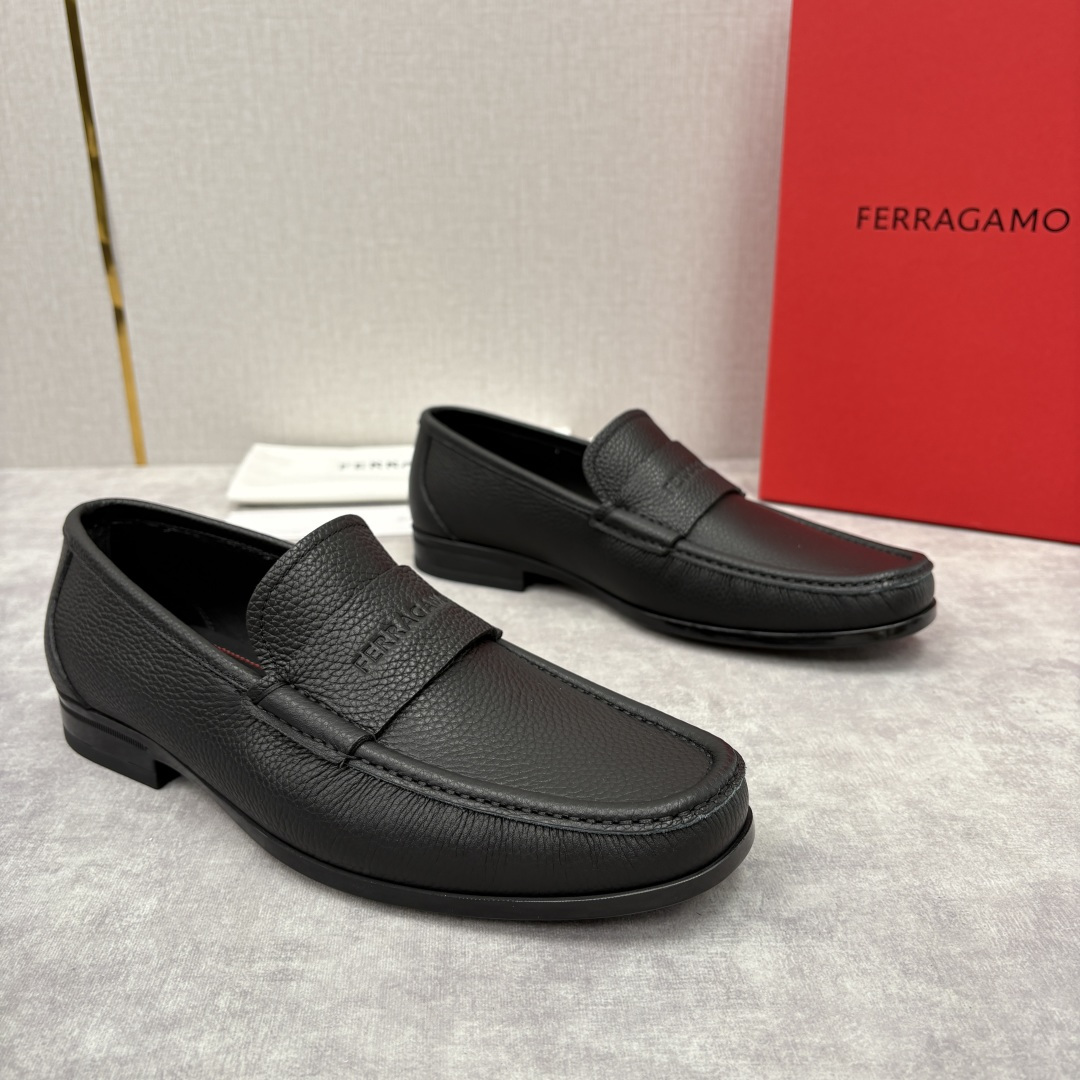 💋💍SF家 菲拉～ 新品GANCINI扣饰男士乐福鞋皮鞋 一脚蹬便鞋 官方 6700 这款牛皮乐福鞋以进