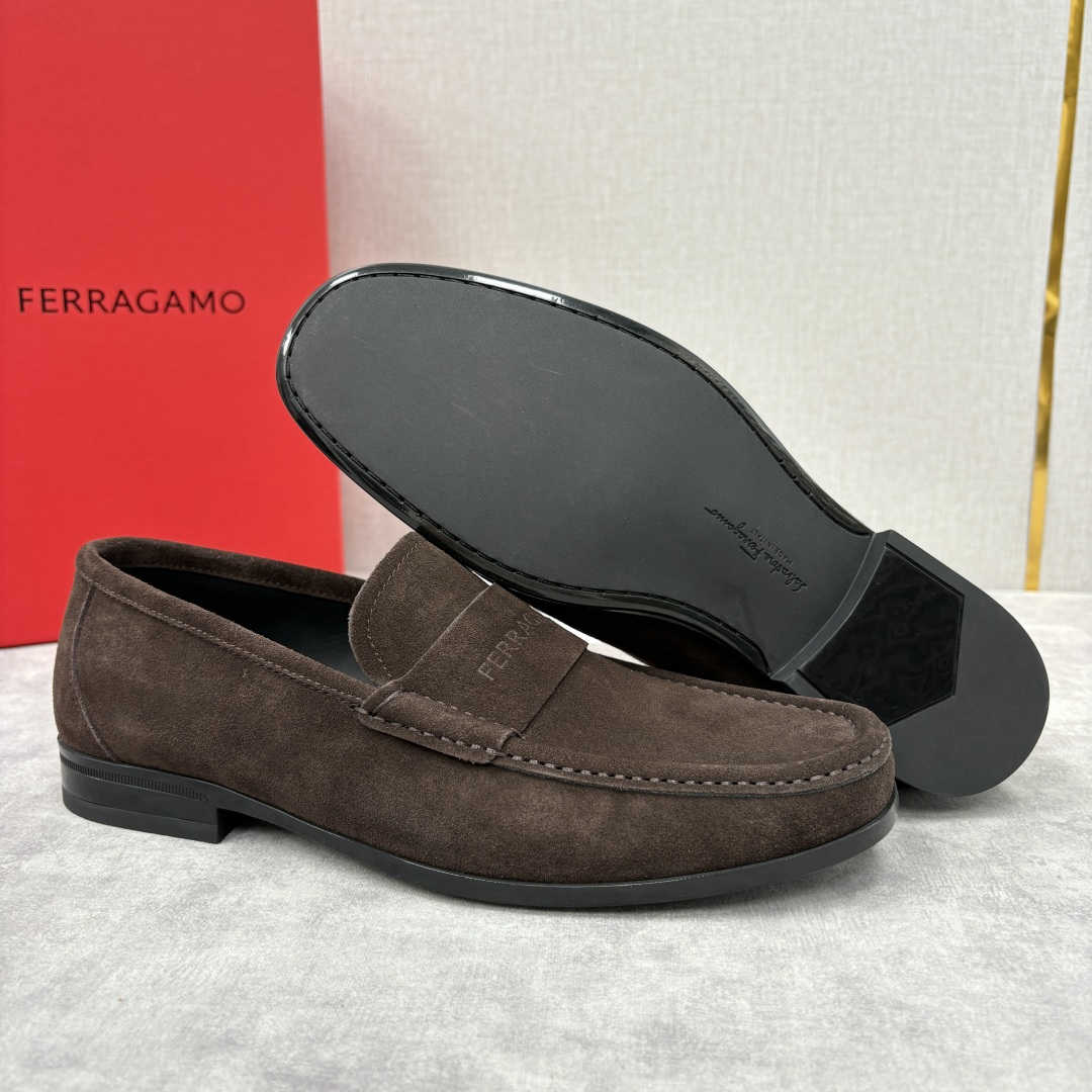 💋💍SF家 菲拉～ 新品GANCINI扣饰男士乐福鞋皮鞋 一脚蹬便鞋 官方 6700 这款牛皮乐福鞋以进