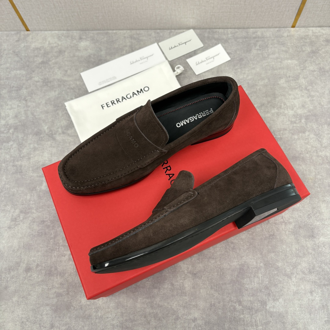 💋💍SF家 菲拉～ 新品GANCINI扣饰男士乐福鞋皮鞋 一脚蹬便鞋 官方 6700 这款牛皮乐福鞋以进