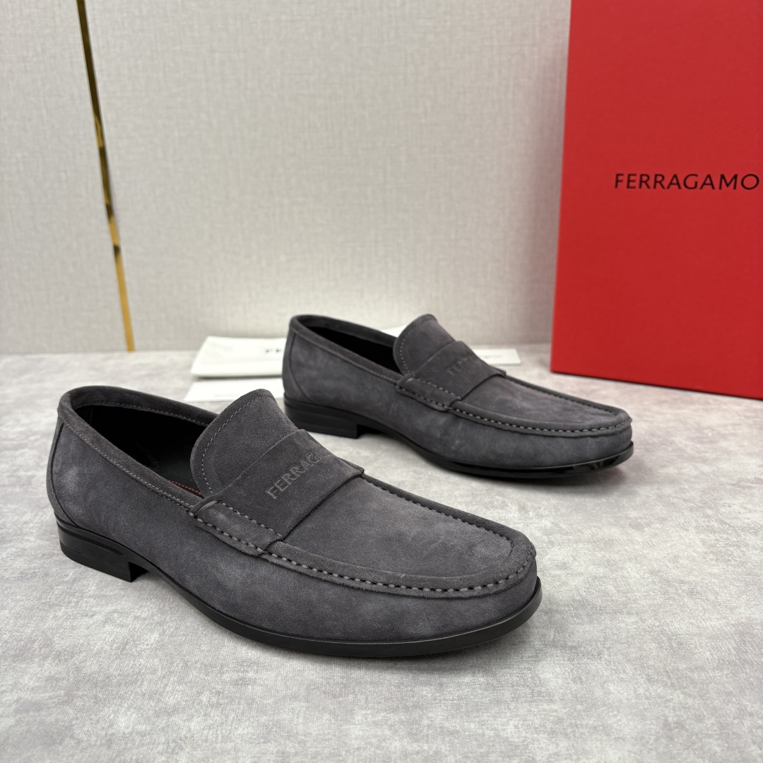 💋💍SF家 菲拉～ 新品GANCINI扣饰男士乐福鞋皮鞋 一脚蹬便鞋 官方 6700 这款牛皮乐福鞋以进