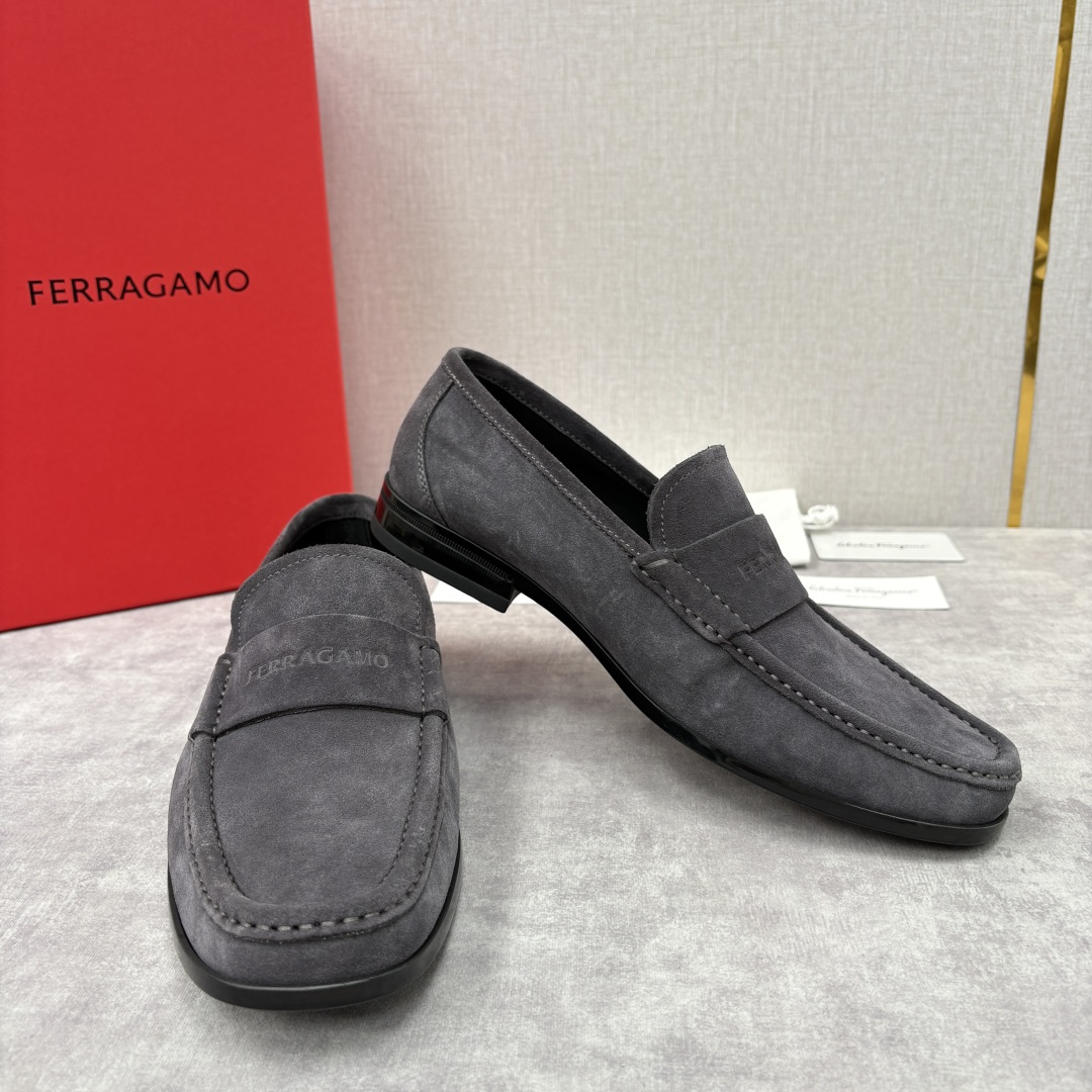 💋💍SF家 菲拉～ 新品GANCINI扣饰男士乐福鞋皮鞋 一脚蹬便鞋 官方 6700 这款牛皮乐福鞋以进