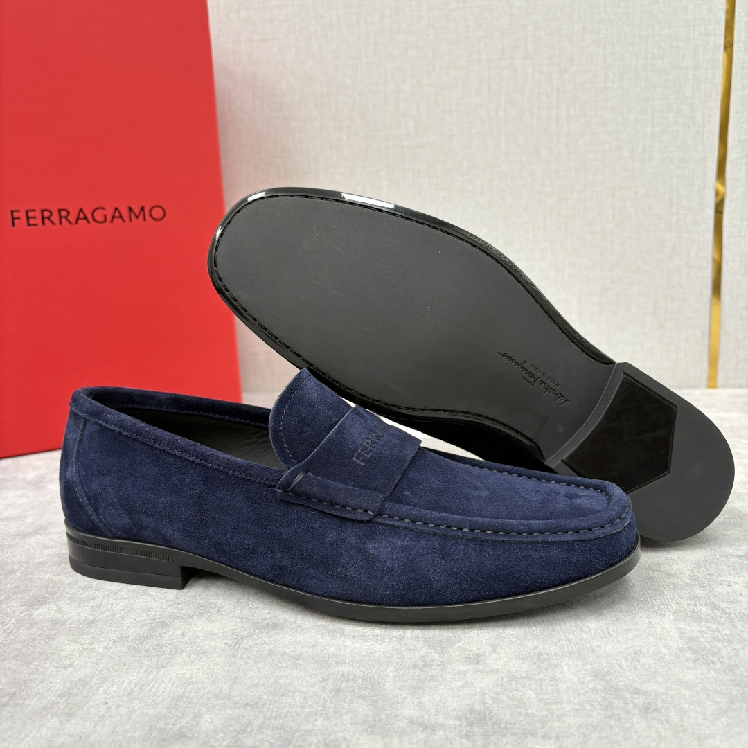 💋💍SF家 菲拉～ 新品GANCINI扣饰男士乐福鞋皮鞋 一脚蹬便鞋 官方 6700 这款牛皮乐福鞋以进