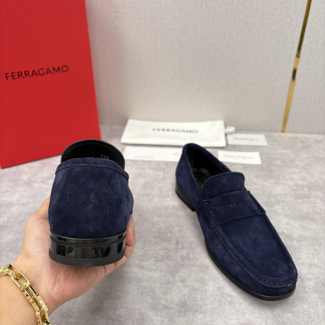 💋💍SF家 菲拉～ 新品GANCINI扣饰男士乐福鞋皮鞋 一脚蹬便鞋 官方 6700 这款牛皮乐福鞋以进