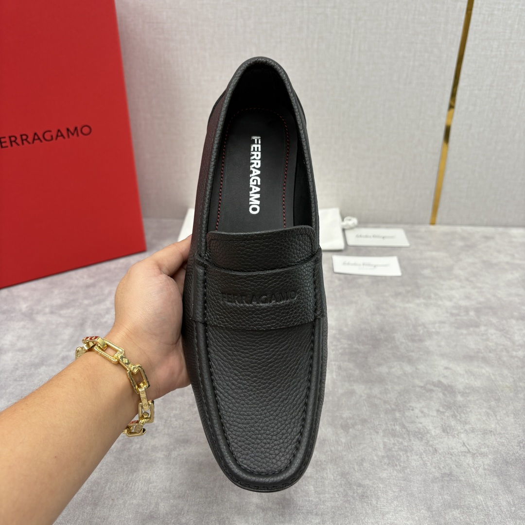 💋💍SF家 菲拉～ 新品GANCINI扣饰男士乐福鞋皮鞋 一脚蹬便鞋 官方 6700 这款牛皮乐福鞋以进