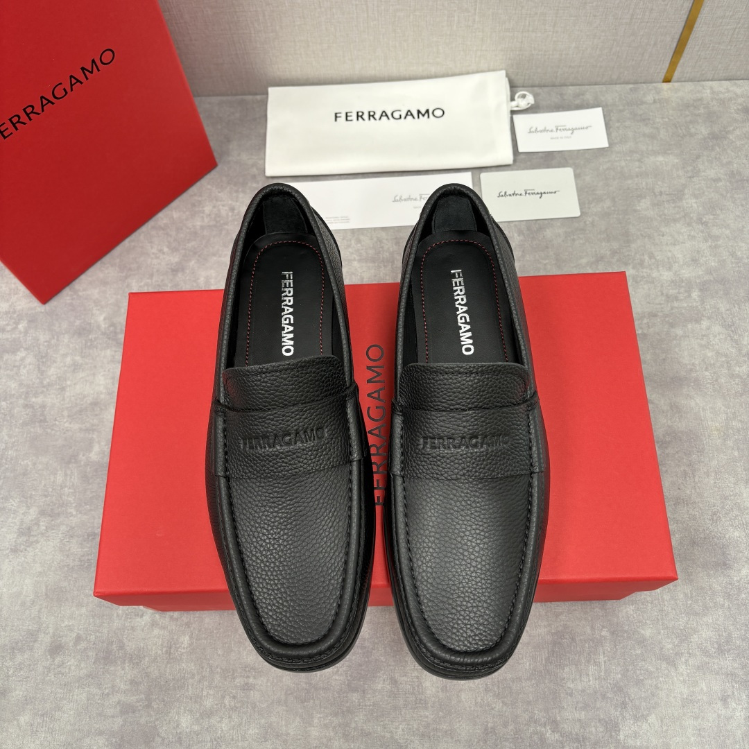 💋💍SF家 菲拉～ 新品GANCINI扣饰男士乐福鞋皮鞋 一脚蹬便鞋 官方 6700 这款牛皮乐福鞋以进