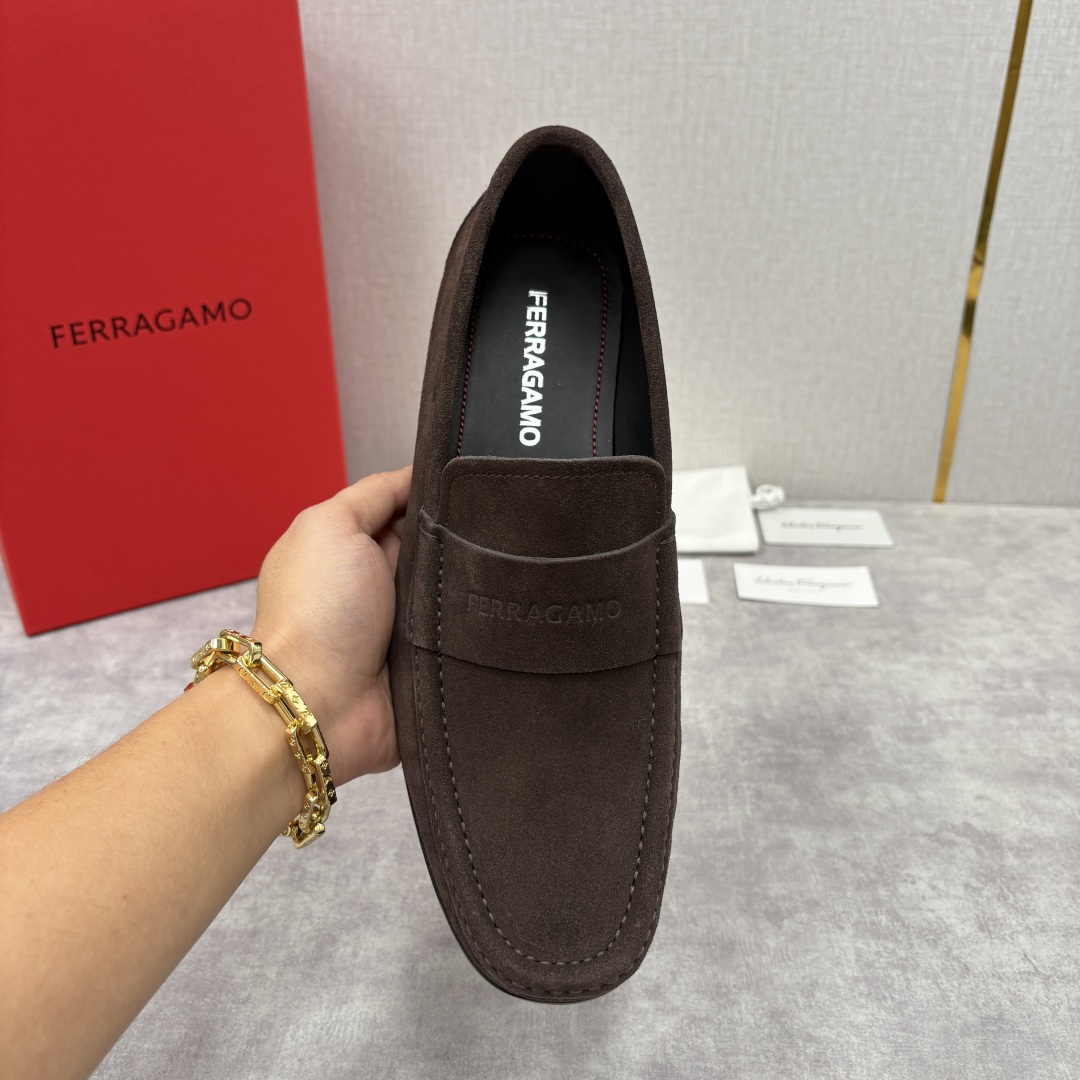 💋💍SF家 菲拉～ 新品GANCINI扣饰男士乐福鞋皮鞋 一脚蹬便鞋 官方 6700 这款牛皮乐福鞋以进