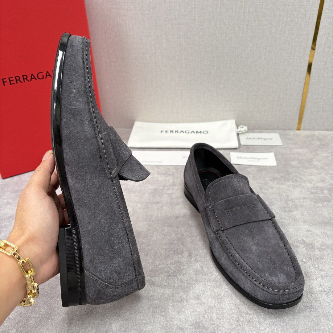 💋💍SF家 菲拉～ 新品GANCINI扣饰男士乐福鞋皮鞋 一脚蹬便鞋 官方 6700 这款牛皮乐福鞋以进