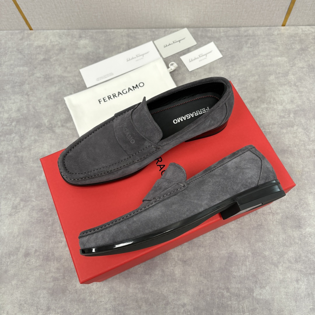 💋💍SF家 菲拉～ 新品GANCINI扣饰男士乐福鞋皮鞋 一脚蹬便鞋 官方 6700 这款牛皮乐福鞋以进