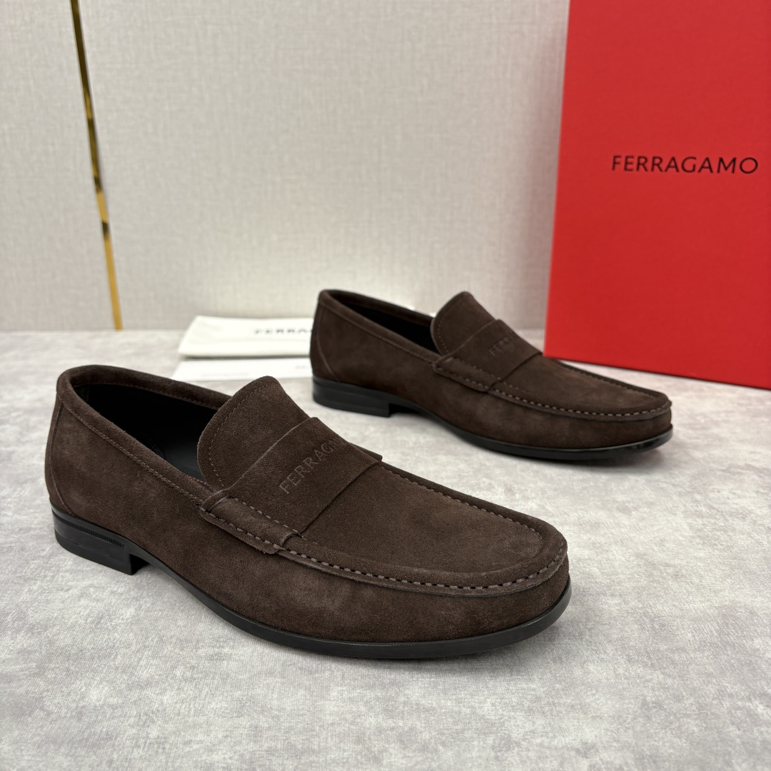 💋💍SF家 菲拉～ 新品GANCINI扣饰男士乐福鞋皮鞋 一脚蹬便鞋 官方 6700 这款牛皮乐福鞋以进