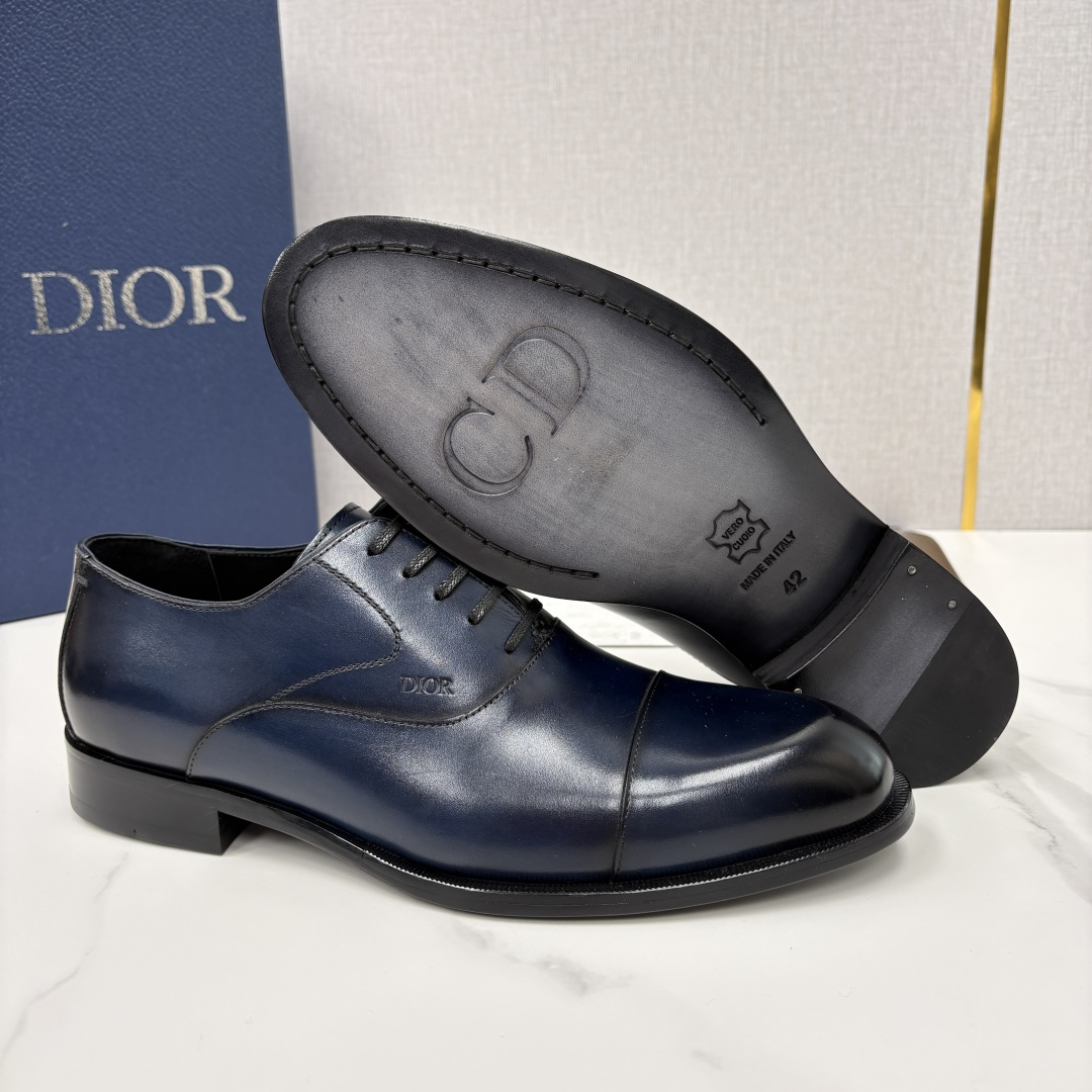 💋💍CD新品 迪～奥 最新款男士正装鞋皮鞋，官方12,500 这款DIOR男士正装皮鞋是奢华质感与绅士格