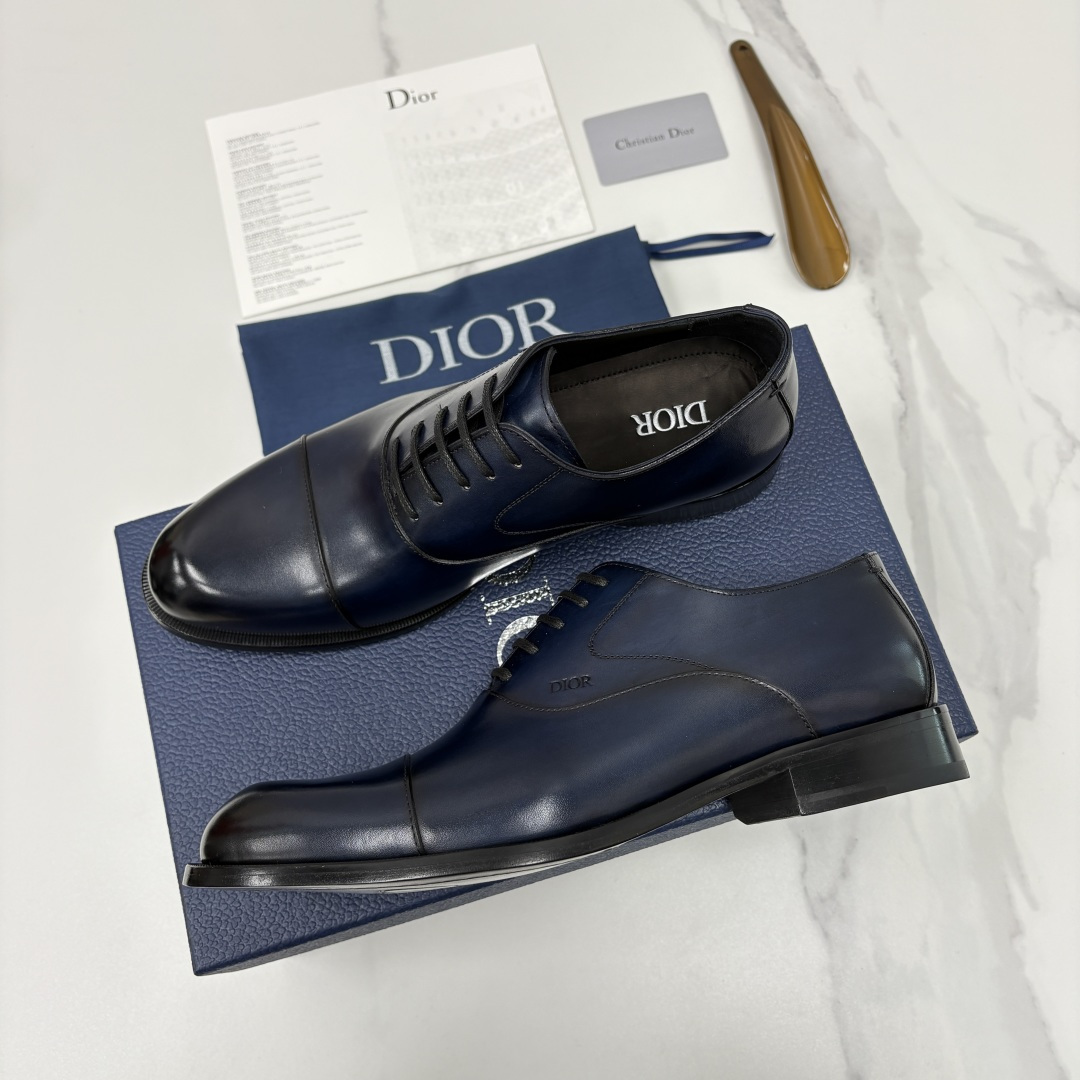 💋💍CD新品 迪～奥 最新款男士正装鞋皮鞋，官方12,500 这款DIOR男士正装皮鞋是奢华质感与绅士格