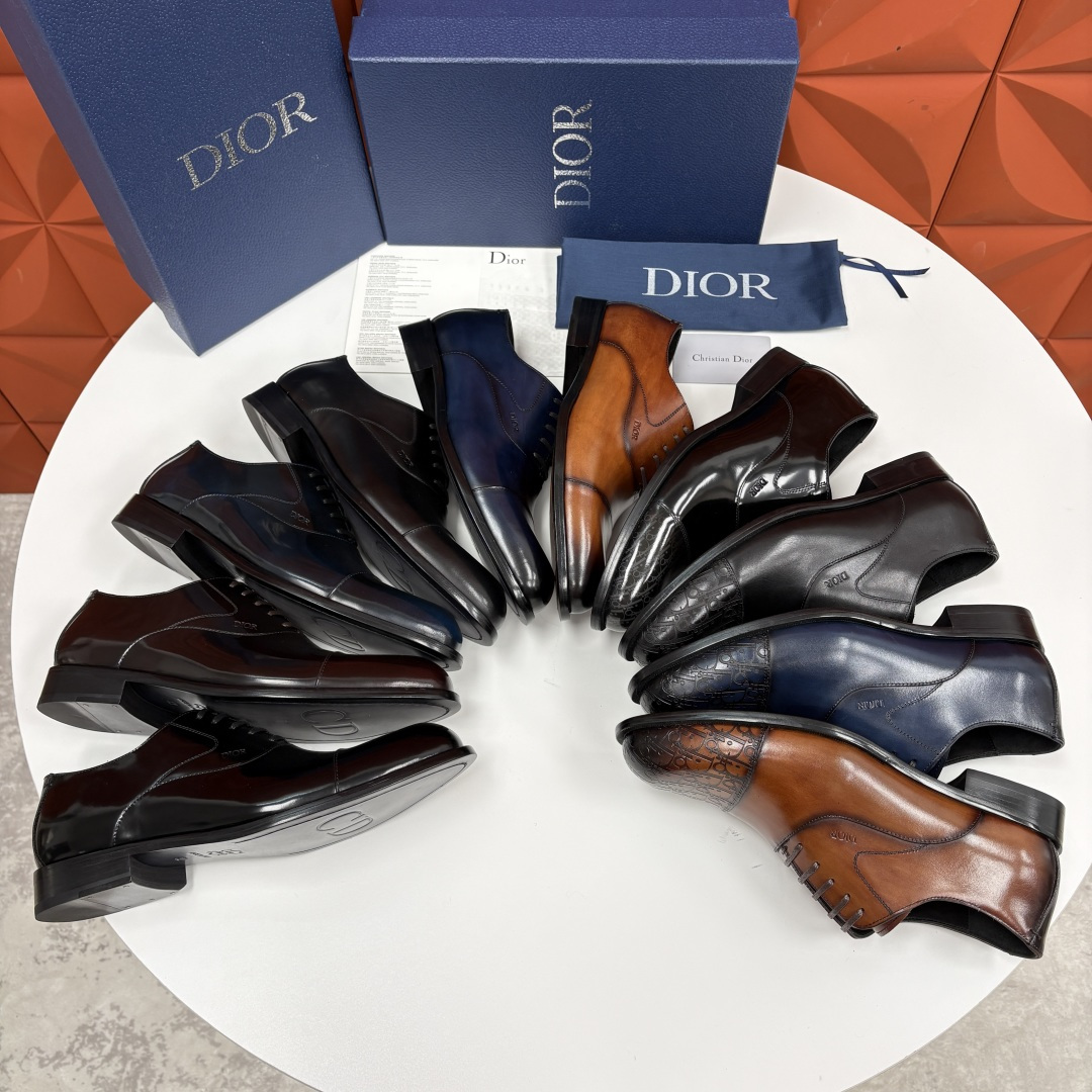 💋💍CD新品 迪～奥 最新款男士正装鞋皮鞋，官方12,500 这款DIOR男士正装皮鞋是奢华质感与绅士格