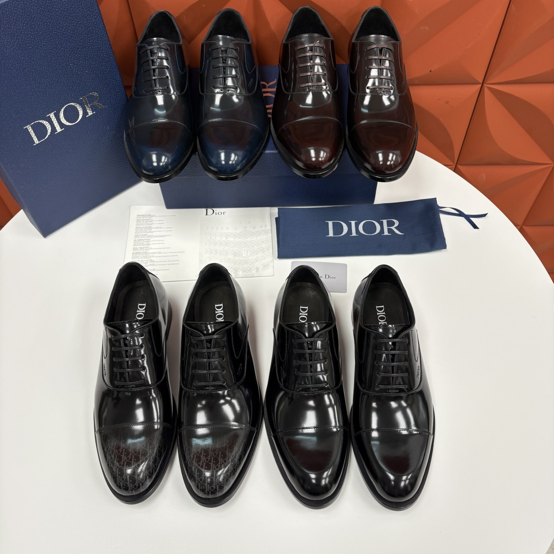 💋💍CD新品 迪～奥 最新款男士正装鞋皮鞋，官方12,500 这款DIOR男士正装皮鞋是奢华质感与绅士格