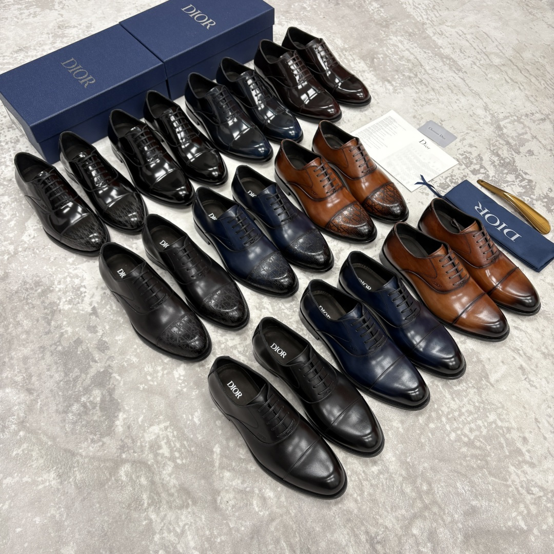 💋💍CD新品 迪～奥 最新款男士正装鞋皮鞋，官方12,500 这款DIOR男士正装皮鞋是奢华质感与绅士格