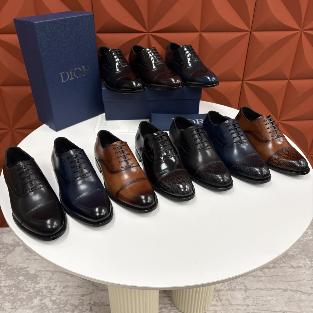 💋💍CD新品 迪～奥 最新款男士正装鞋皮鞋，官方12,500 这款DIOR男士正装皮鞋是奢华质感与绅士格