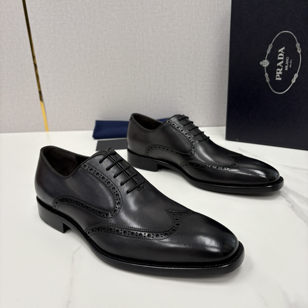 💋💍P家新品 Prad* 普拉-达 男士正装鞋布洛克皮鞋 采用意大利头层小牛皮，皮质细腻柔韧，自带自然光